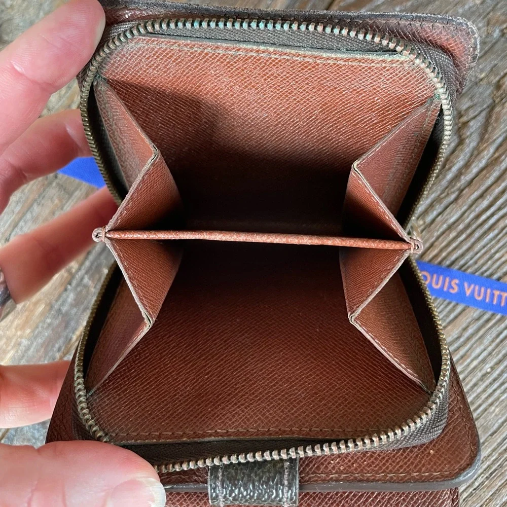 Louis Vuitton vintage zipper‎ monogram bifold wallet